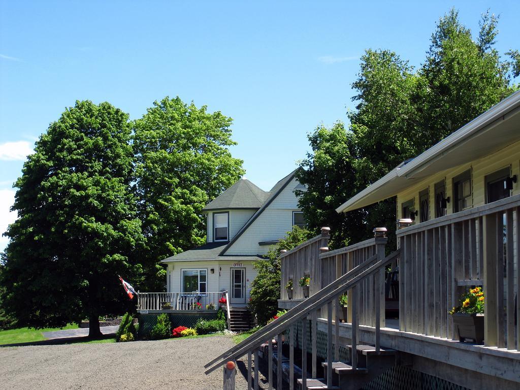 Basinview Motel Smiths Cove Экстерьер фото