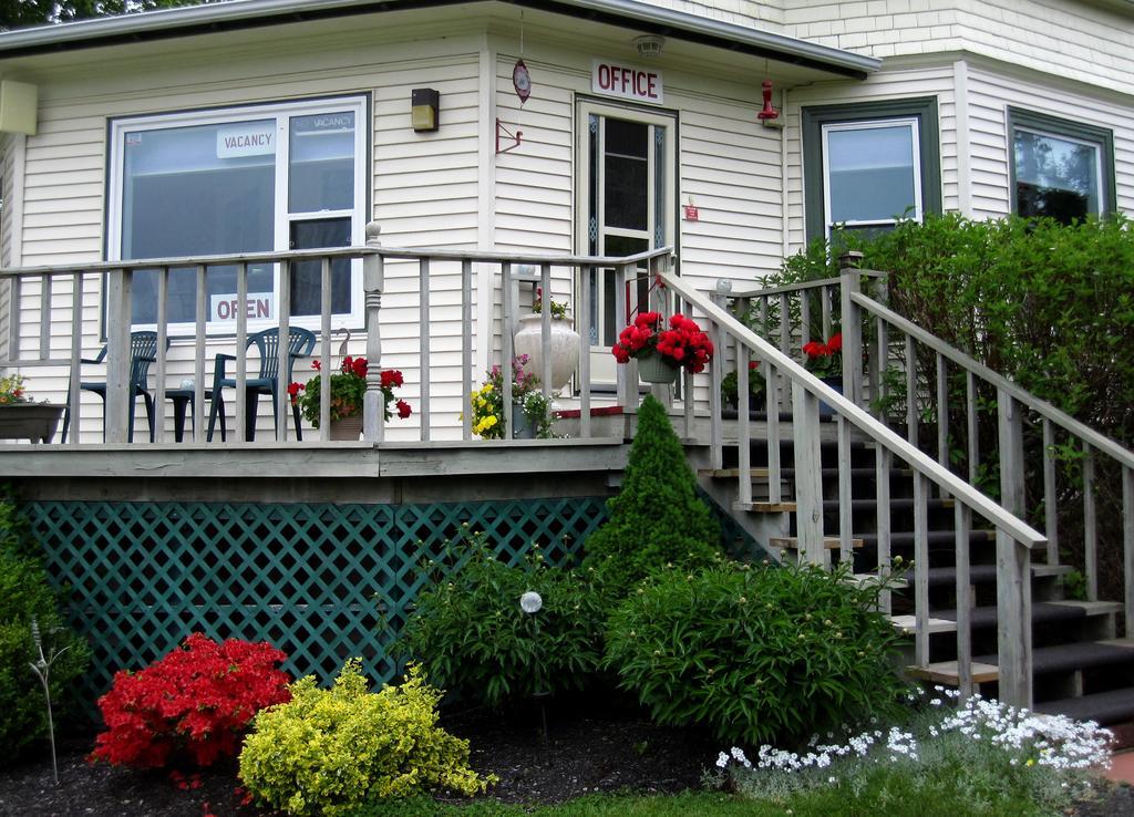 Basinview Motel Smiths Cove Экстерьер фото