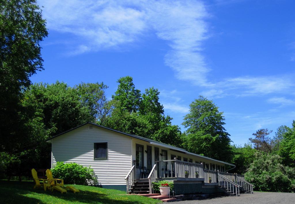 Basinview Motel Smiths Cove Экстерьер фото