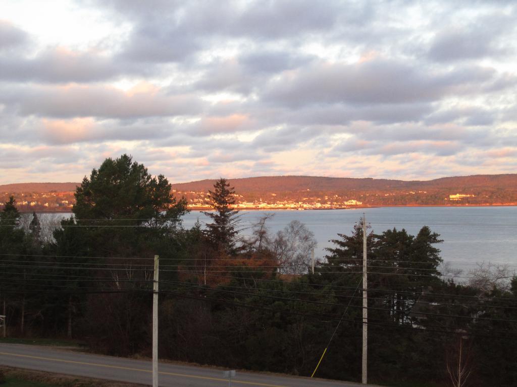 Basinview Motel Smiths Cove Экстерьер фото