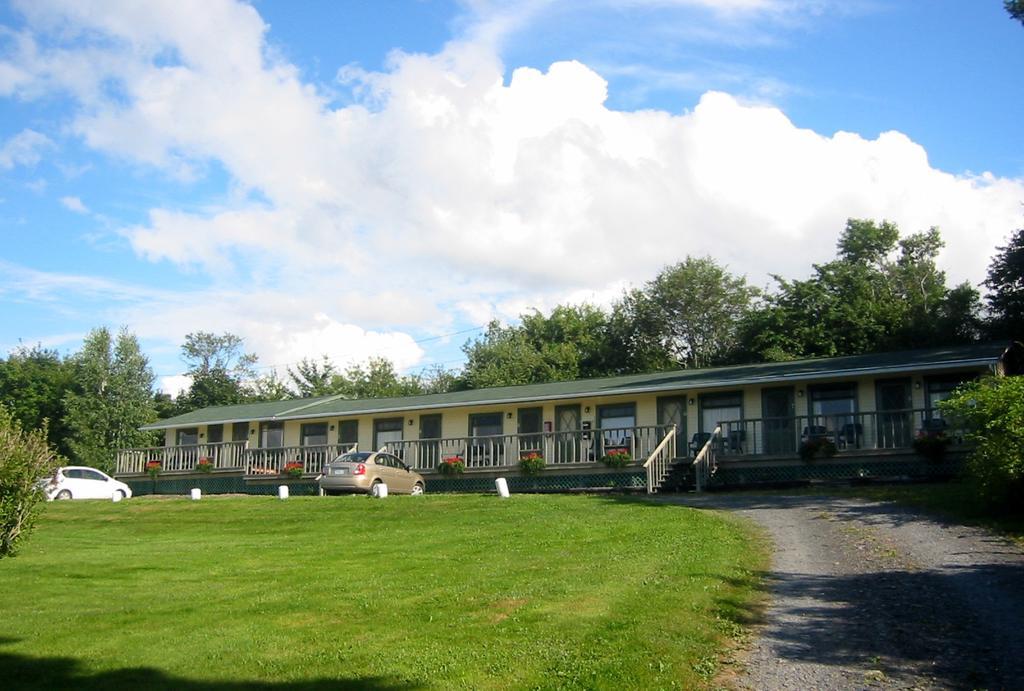 Basinview Motel Smiths Cove Экстерьер фото