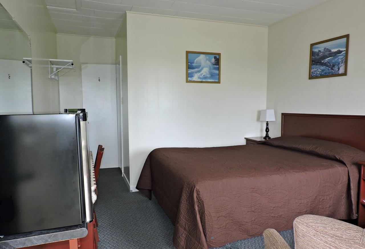 Basinview Motel Smiths Cove Экстерьер фото