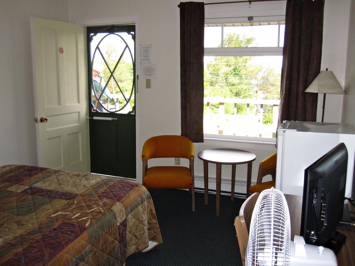 Basinview Motel Smiths Cove Экстерьер фото
