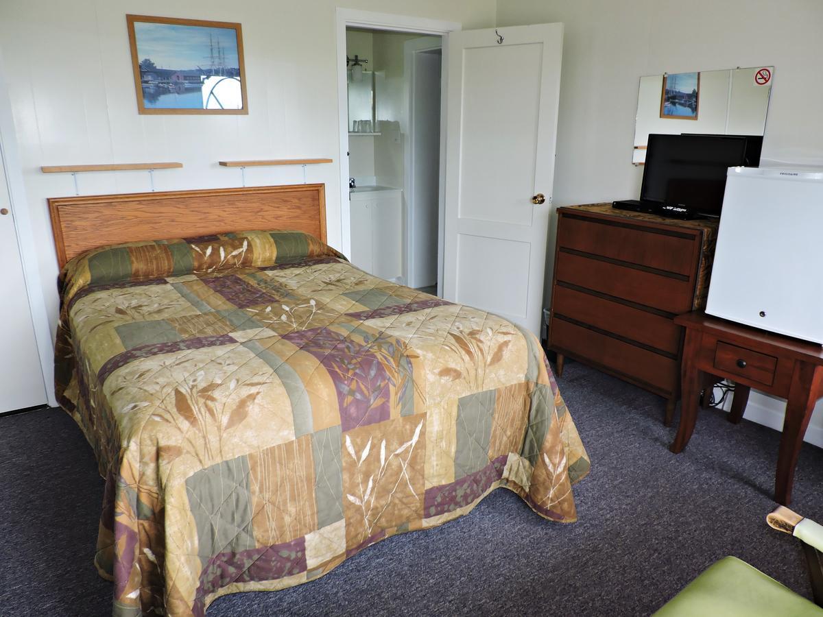 Basinview Motel Smiths Cove Экстерьер фото